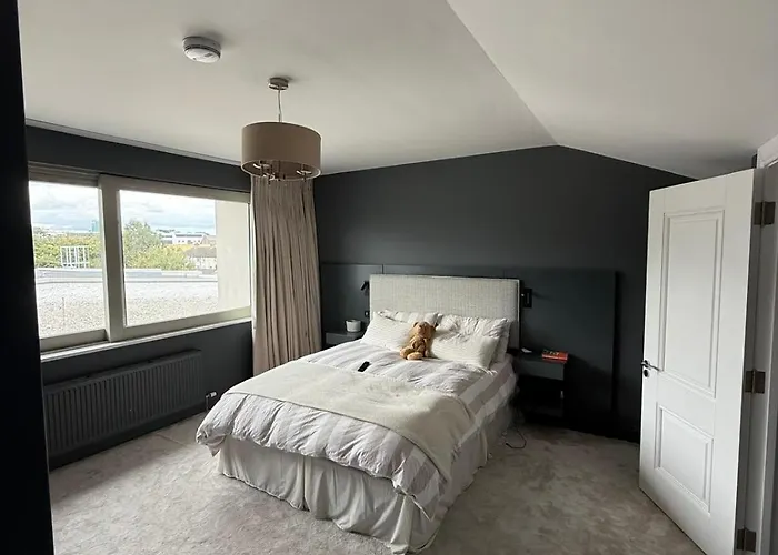 4 Bedroom In 4 *