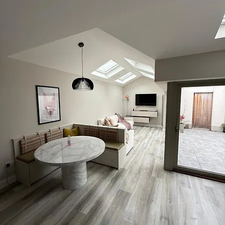 4 Bedroom In 4 Сasa de vacaciones *